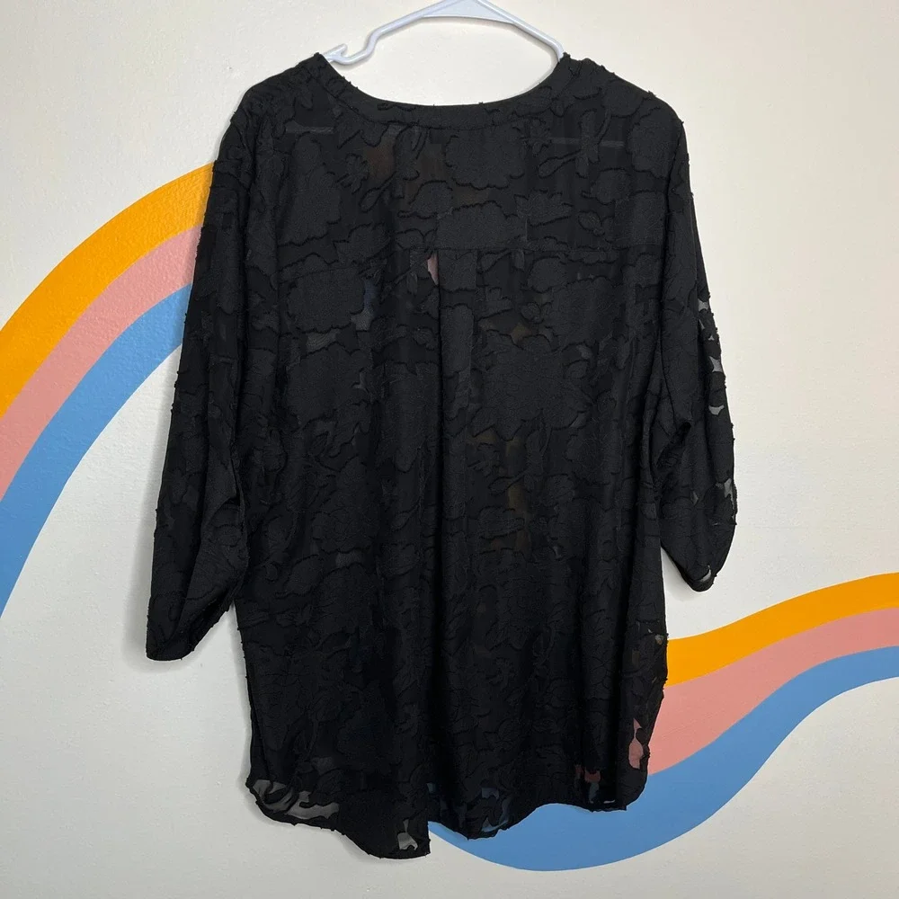 Torrid Lace Black Floral Burnout Roll Tab Sleeve Whimsygoth Plus Size 3‎ 3X